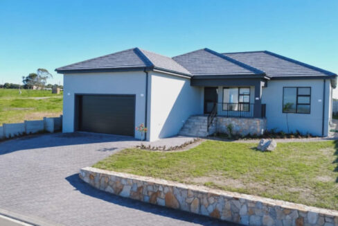 25 Platteboschkloof Road, Stilbaai Wes