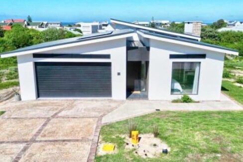 2 Tamarak Slot, Still Bay East, Stilbaai Oos