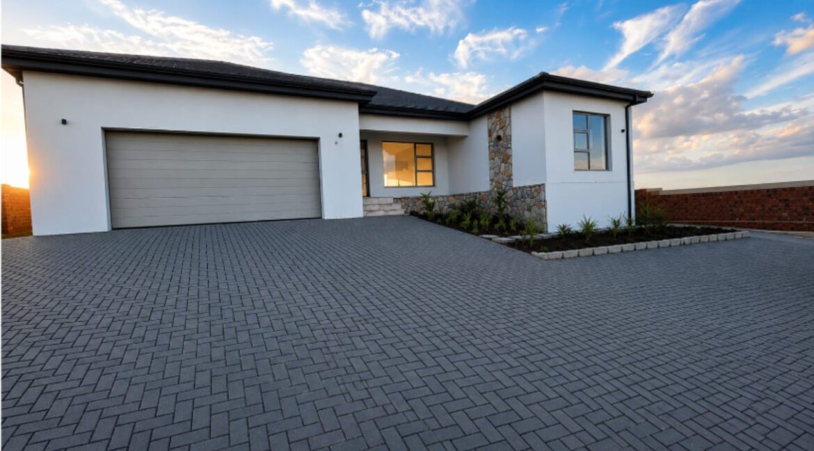 Platteboschkloof Road Stilbaai West - JCA Properties (1)