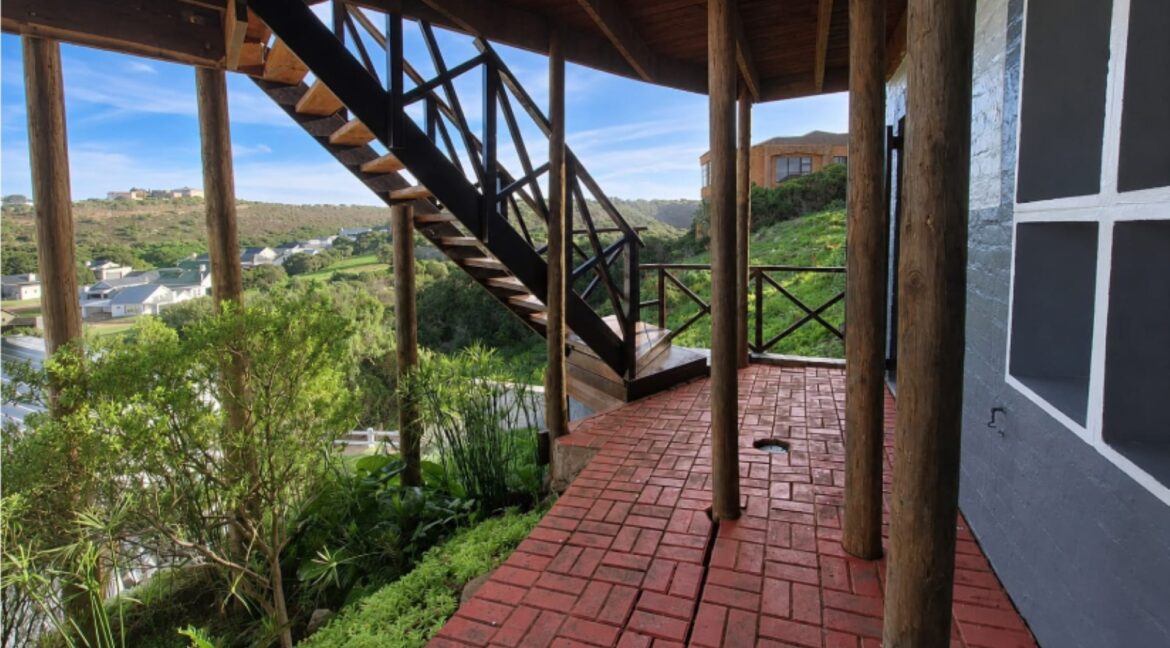 33 Erica Avenue, Stilbaai Heights, Stilbaai-West - JCA Properties (13)