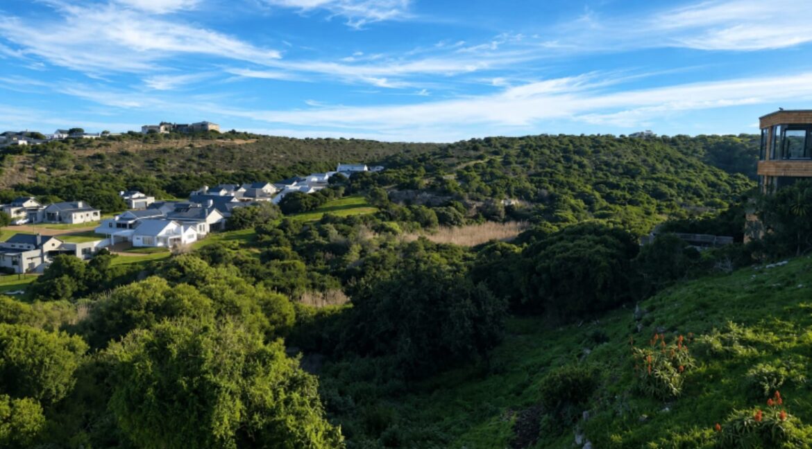 33 Erica Avenue, Stilbaai Heights, Stilbaai-West - JCA Properties (3)