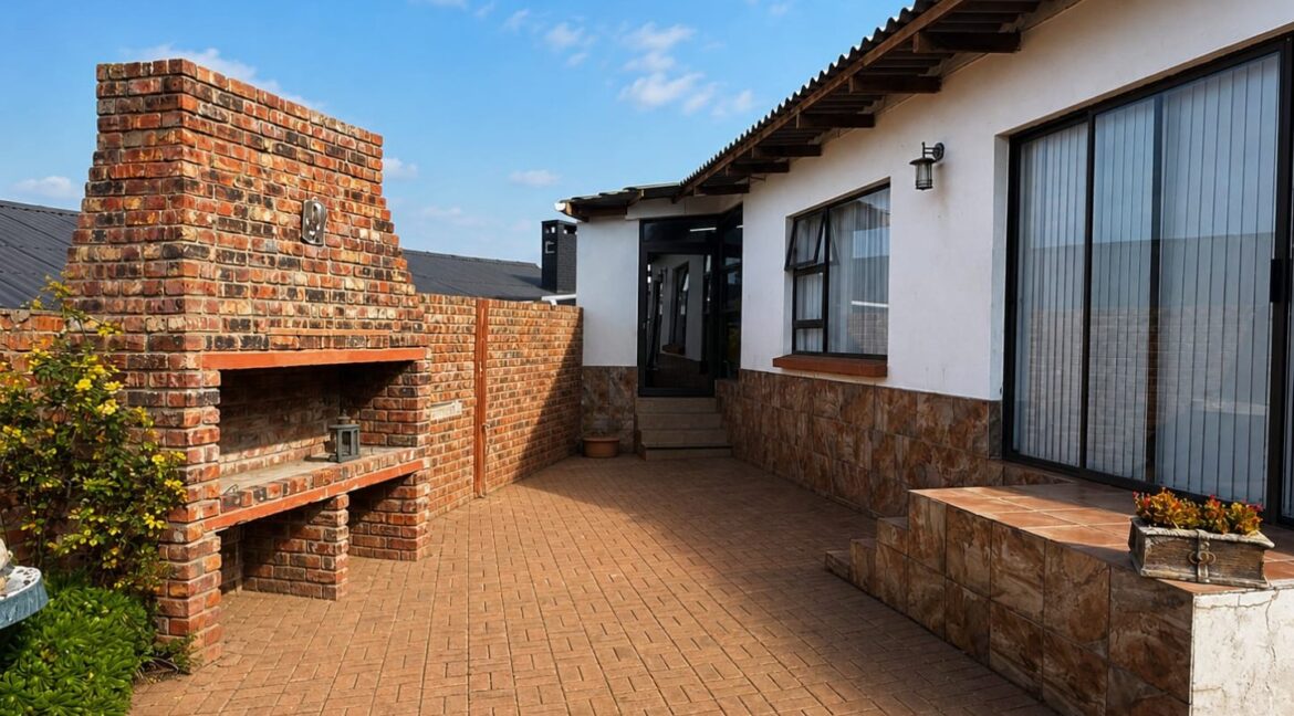38 Keurboom Ave Stilbaai-West - JCA Properties (14)