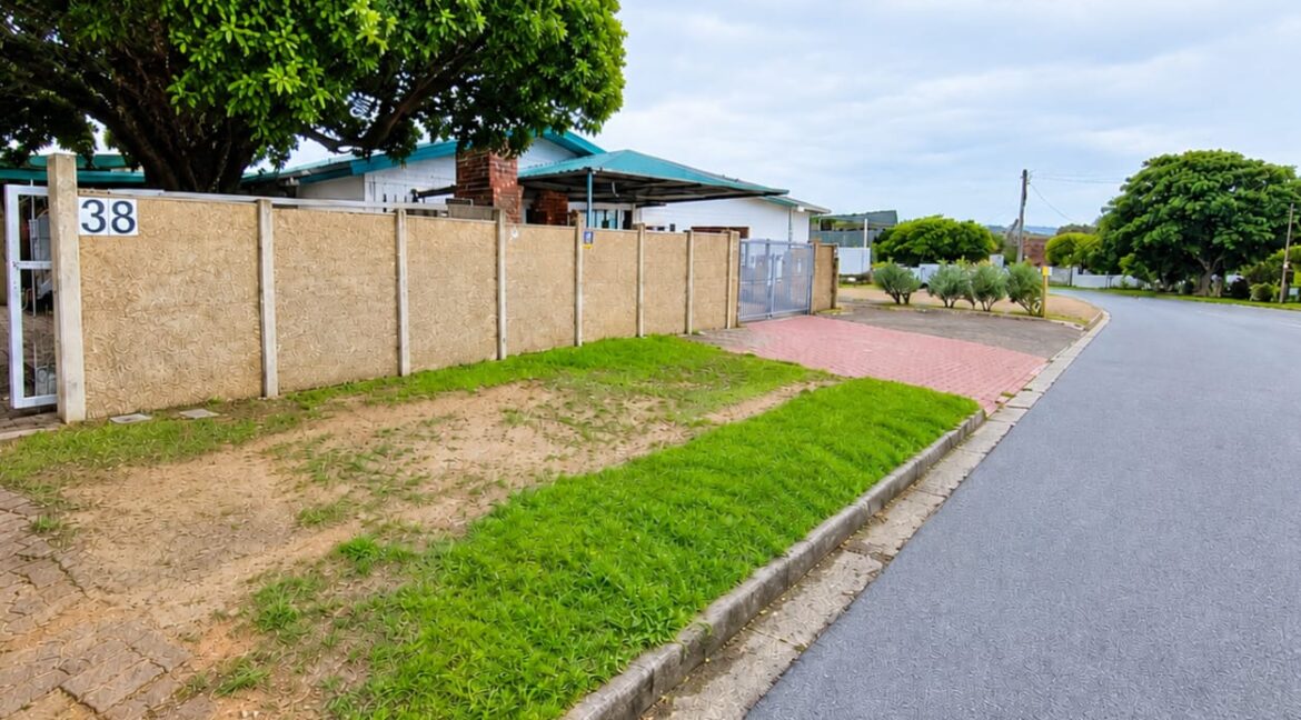 38 Keurboom Ave Stilbaai-West - JCA Properties (9)