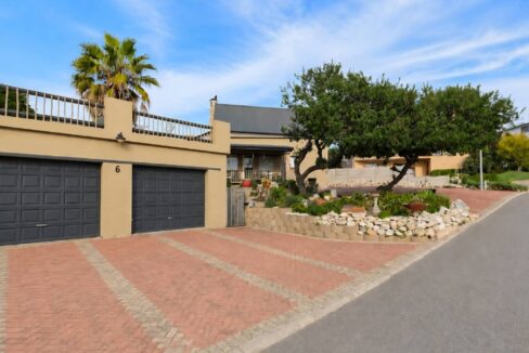 6 Duinebessie Street, Stilbaai West - JCA Properties