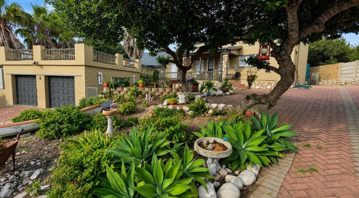 6 Duinebessie Street, Stilbaai West - JCA Properties (3)
