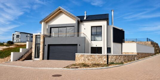 76 Preekstoel Beach Estate, Stilbaai-east