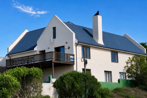 9 Rossouw Avenue - Stilbaai - JCA Properties