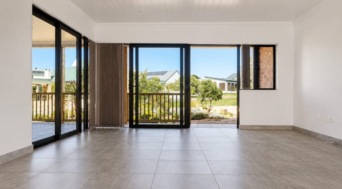 4 Klapperbos Cresent - Stilbaai-West - JCA Properties (18)
