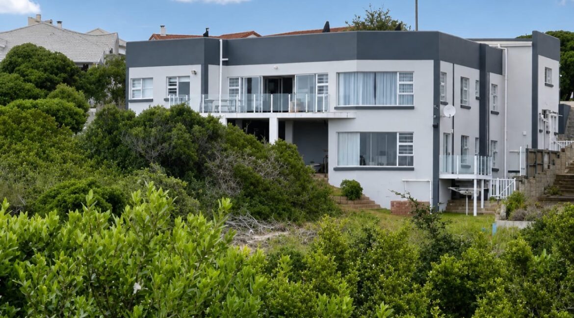40 Kerk Street, Stilbaai-West (1)