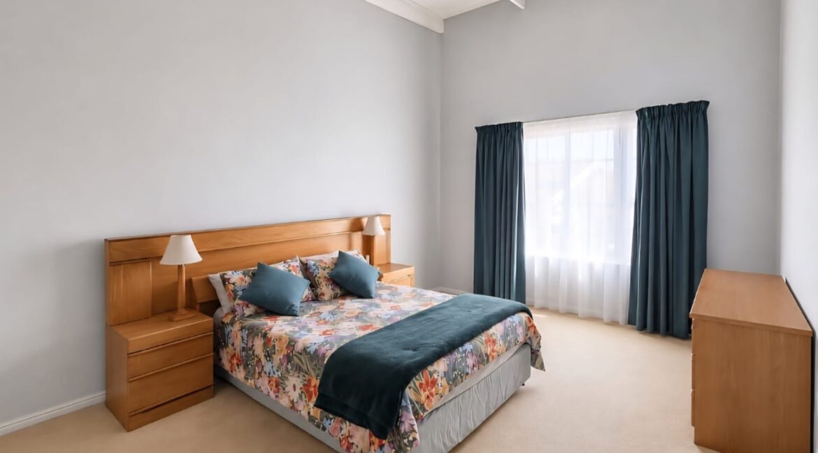 40 Kerk Street, Stilbaai-West (28)