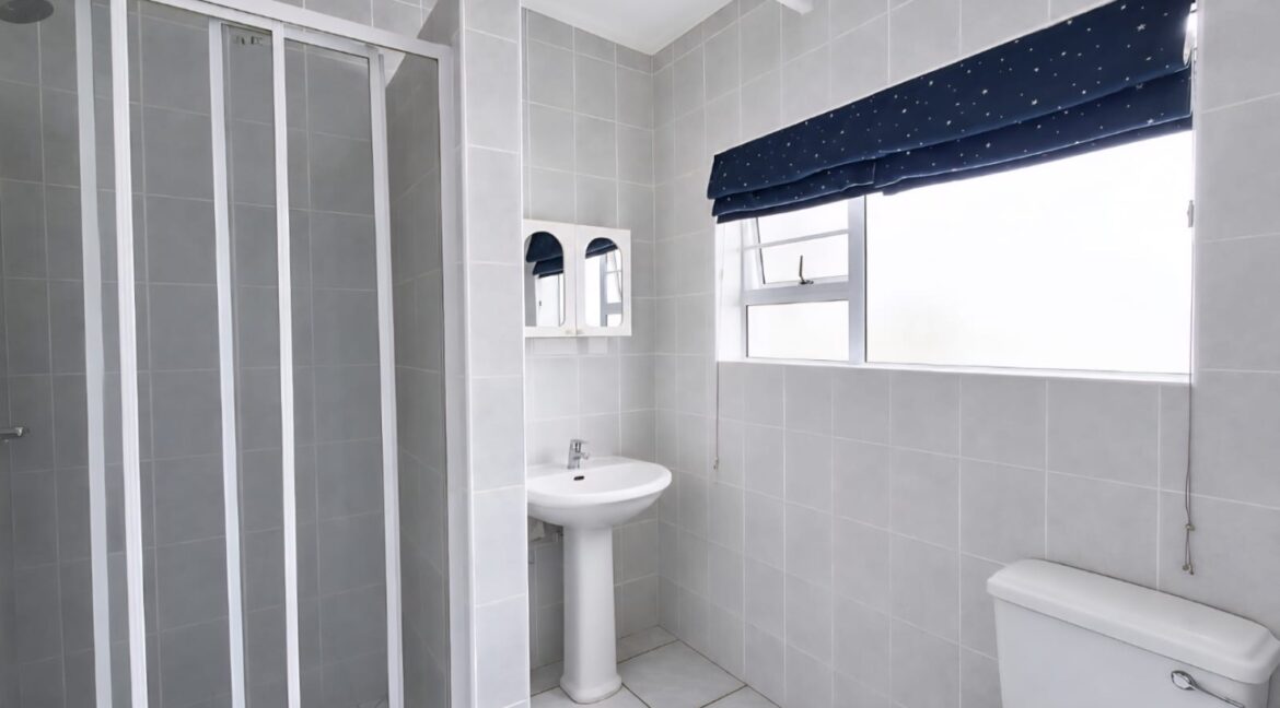 40 Kerk Street, Stilbaai-West (31)