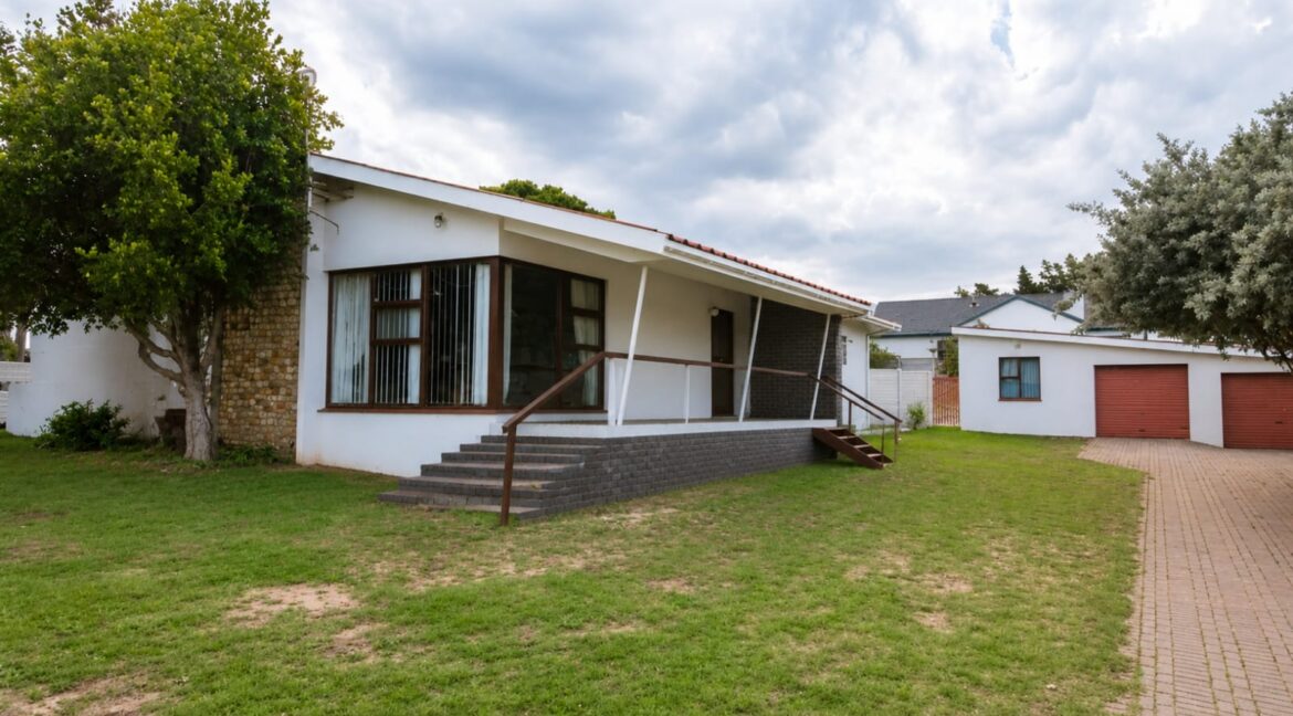 10 Protea Ave, Stilbaai-West - JCA Properties (1)